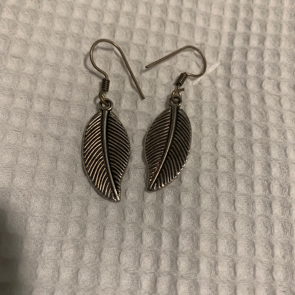 Feather/ Leaf Earrings - silver
